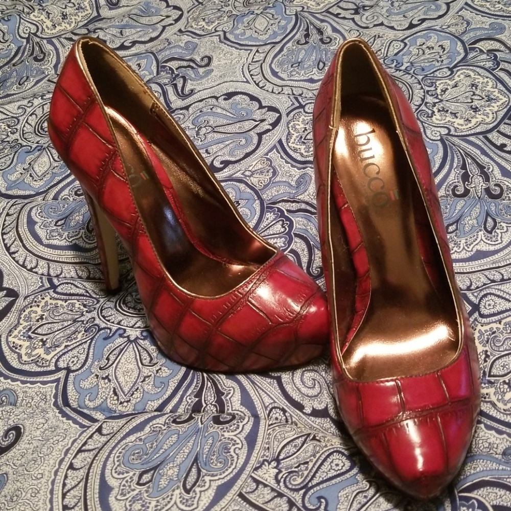 Red high heels size 7.5